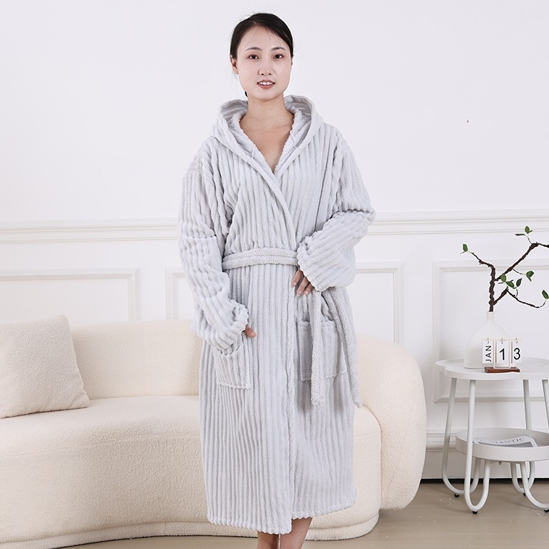 Vannirõivas korallfleksist, imav, paksenenud, kapuutsiga (Sügise)