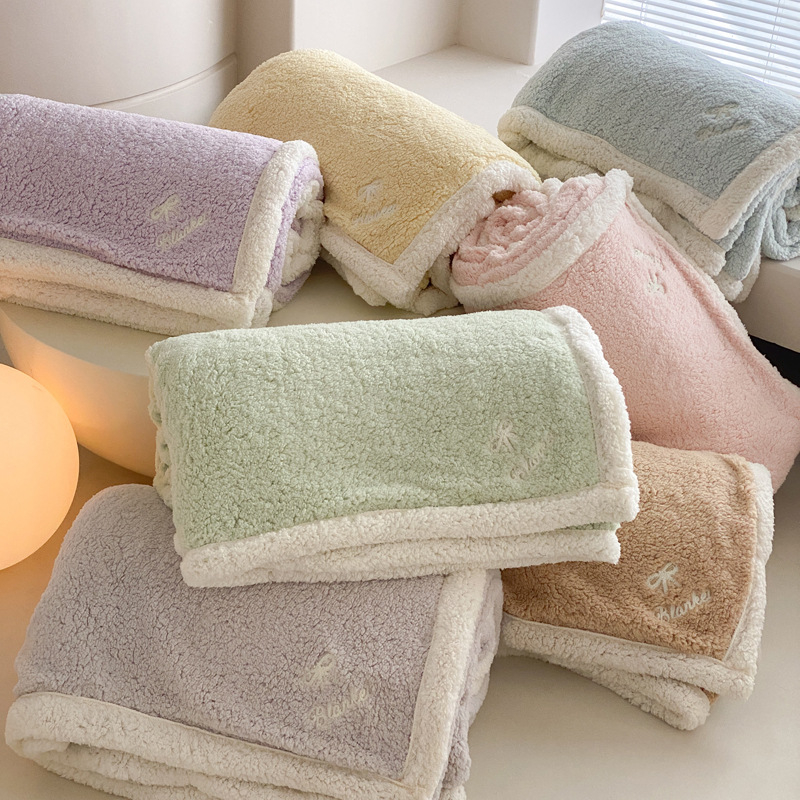 Deka od koralnog flisa, 800-1000 g, zima, 100% poliester, prilagodljiva