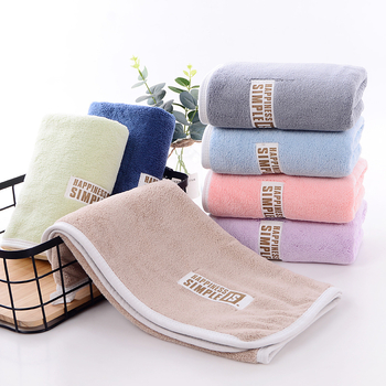 Σετ πετσετών μπάνιου από φλις κοραλλιών, μαλακές και απορροφητικές, νήμα 150D, ύφανση plain weave, βάρος υφάσματος 400–500 g, προσαρμοσμένη επεξεργασία