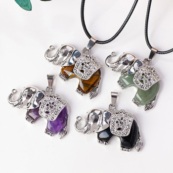 Lanac s privjeskom slona od kristala, geometrijski oblik, moderan minimalistički stil, brend Apeng crystal crafts, individualno zapakiran u PP vrećicu