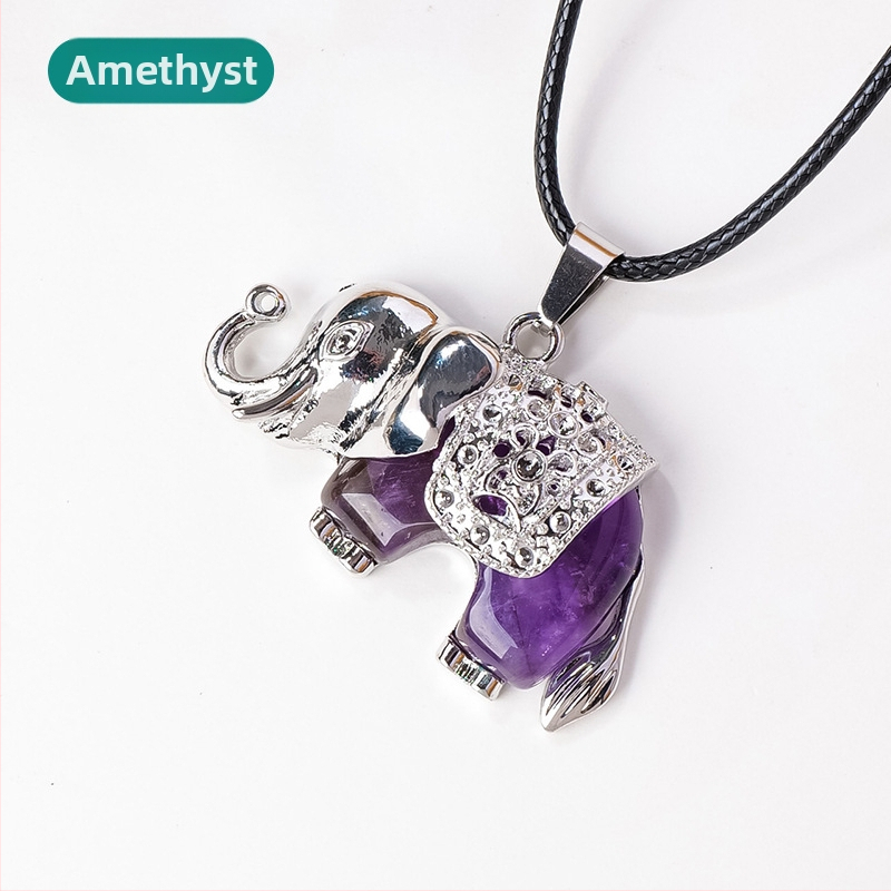 Lanac s privjeskom slona od kristala, geometrijski oblik, moderan minimalistički stil, brend Apeng crystal crafts, individualno zapakiran u PP vrećicu