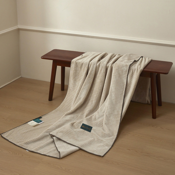 Cuvertură Jacquard colorat cu fir (dungi, stil simplu și modern, pentru toate sezoanele, ușoară sub 300 g, personalizabil)