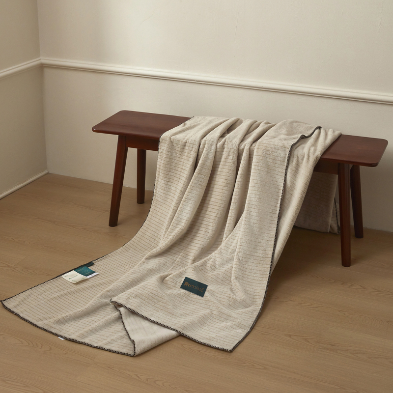 Cuvertură Jacquard colorat cu fir (dungi, stil simplu și modern, pentru toate sezoanele, ușoară sub 300 g, personalizabil)
