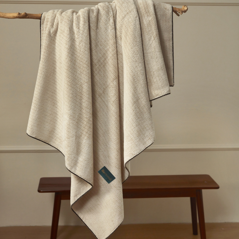 Cuvertură Jacquard colorat cu fir (dungi, stil simplu și modern, pentru toate sezoanele, ușoară sub 300 g, personalizabil)