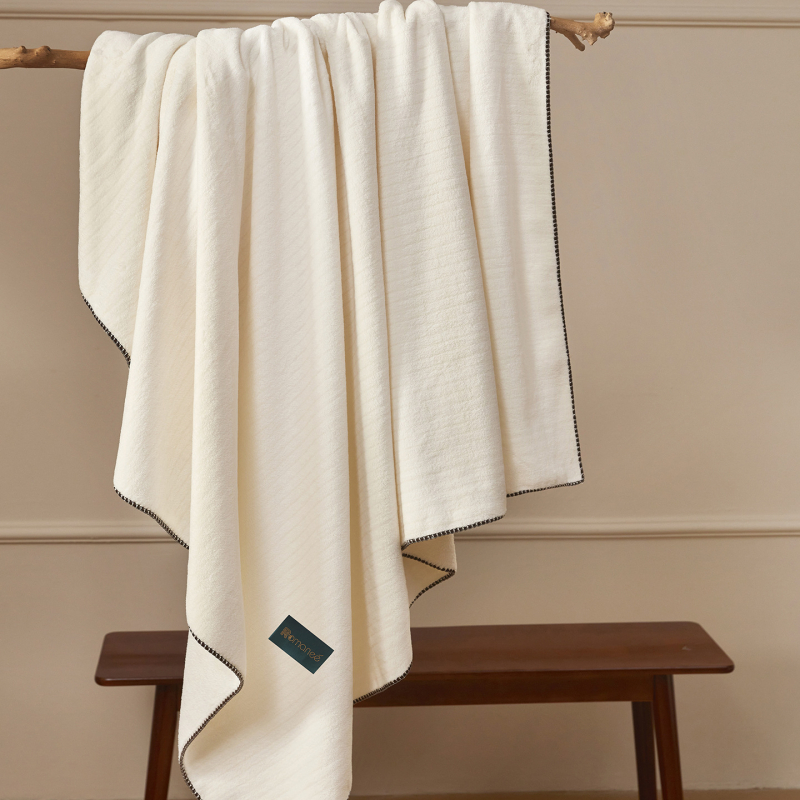 Cuvertură Jacquard colorat cu fir (dungi, stil simplu și modern, pentru toate sezoanele, ușoară sub 300 g, personalizabil)