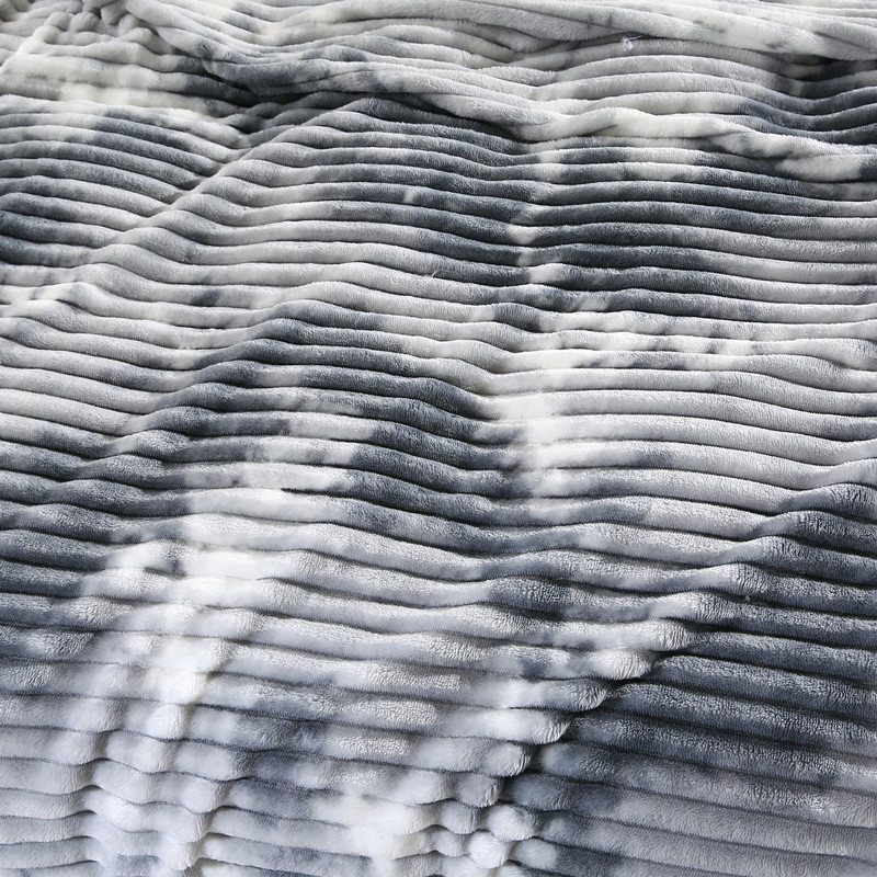 Poliester deka s prugastim uzorkom, ispod 300 g, prilagodljiva, pogodno za sva četiri godišnja doba