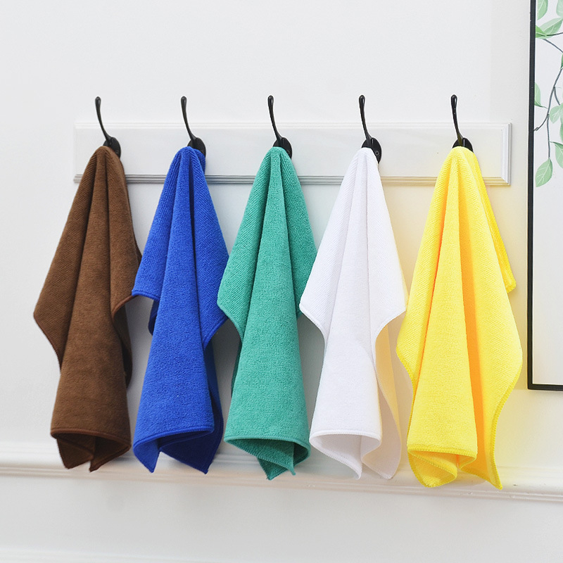 Prosop pătrat din microfibră pentru spălarea mașinii, cu fir amestecat, 55 g, absorbție 5–10 s, logo personalizat