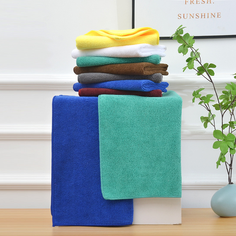 Prosop pătrat din microfibră pentru spălarea mașinii, cu fir amestecat, 55 g, absorbție 5–10 s, logo personalizat