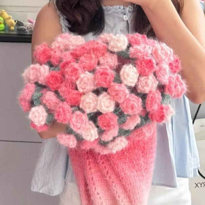 Käsitsi kootud tekke komplekt rooside buketiga – puuvill, kaal alla 300 g, triibuline muster, kaasaegne stiil, sobib kevadeks ja sügiseks