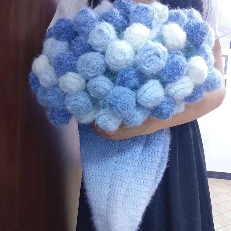 Käsitsi kootud tekke komplekt rooside buketiga – puuvill, kaal alla 300 g, triibuline muster, kaasaegne stiil, sobib kevadeks ja sügiseks