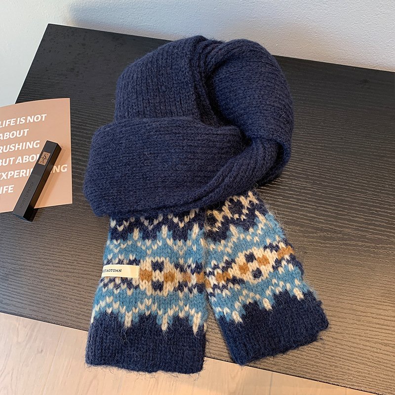 Γυναικείο φουλάρι με ζακάρ πλέξιμο σε στυλ Fair Isle, warp-knit πολυεστέρας (61–70%), ζεσταίνει τον χειμώνα