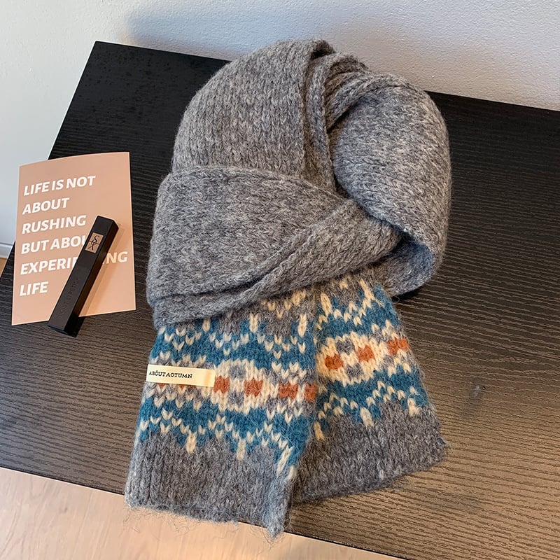 Γυναικείο φουλάρι με ζακάρ πλέξιμο σε στυλ Fair Isle, warp-knit πολυεστέρας (61–70%), ζεσταίνει τον χειμώνα