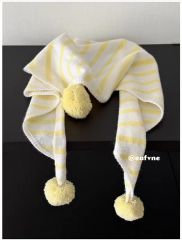 Šal s prugama i vunenim kugicama – korejskog stila, trokutasti dizajn (Tehnika: warp knitting; Materijal: vuna; Za zimu)