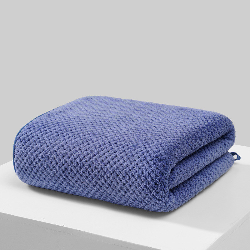 Πετσέτα μπάνιου από φλις κοράλλι, μοτίβο ανανά, 400–500 γρ, νήμα 150D, ραφή με jacquard.