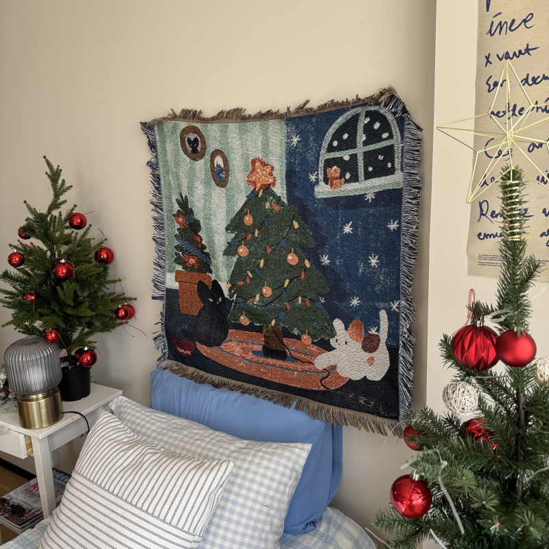 Βορειοευρωπαϊκός τάπεστρία-κουβέρτα με χριστουγεννιάτικο δέντρο για το σαλόνι; Υλικό: χημικές ίνες; Περιεχόμενο βασικού υλικού: 71–80%; Πλύσιμο: στο χέρι