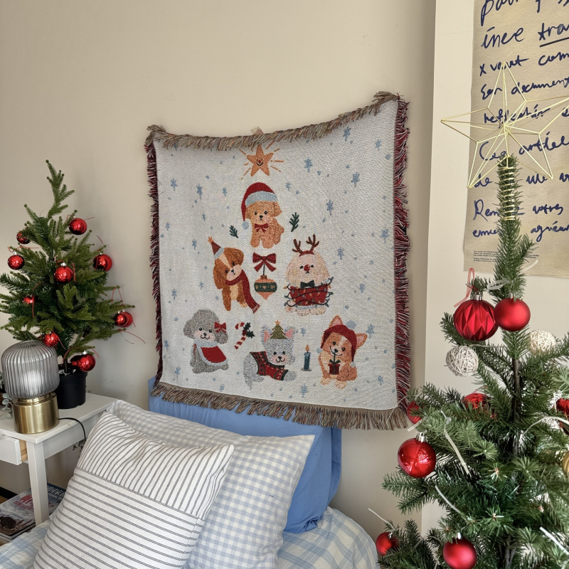 Βορειοευρωπαϊκός τάπεστρία-κουβέρτα με χριστουγεννιάτικο δέντρο για το σαλόνι; Υλικό: χημικές ίνες; Περιεχόμενο βασικού υλικού: 71–80%; Πλύσιμο: στο χέρι