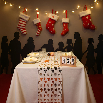 Бродиран коледен настолен флаг – полиестерно влакно, едноцветен модел, подходящ за хол и ресторант