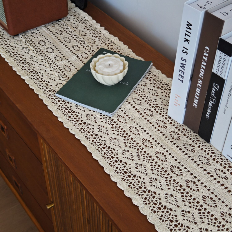 Дълга декоративна покривка за маса в американски стил с ажурна дантела от полиестерно‑памучен бленд, геометричен абстрактен модел