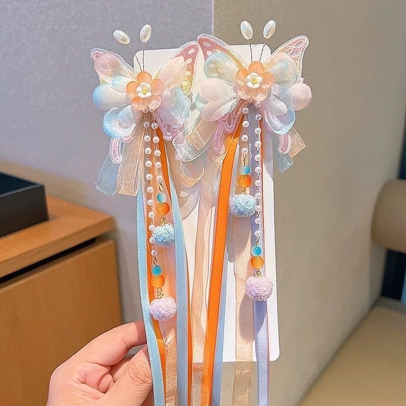 Bērnu matu sprādze senlaicīgā stilā ar pūciņu un ziedu – roku darbs, klips, izšūta tauriņa, Princeses sērija