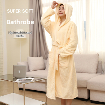 Sieviešu kapucēta halāts no korālfleksa, ziemas modelis, 80% poliestera, svars 810 g