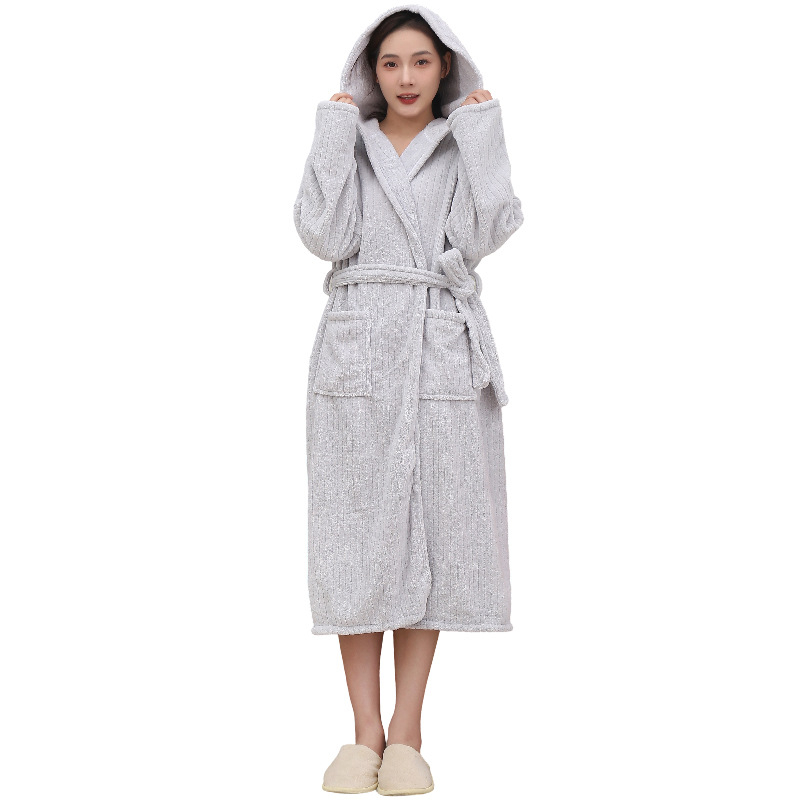 Sieviešu kapucēta halāts no korālfleksa, ziemas modelis, 80% poliestera, svars 810 g