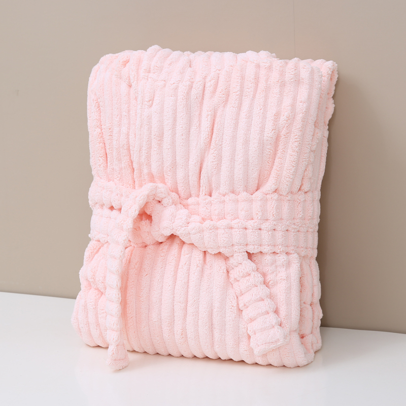 Ziemas kapucēts korallvelūra vannas halāts, universāls, mīksts un absorbējošs, 85% poliesters/15% neilons