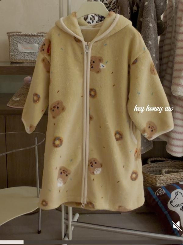 Meitenēm kapucēta halāts no korāla fliša, 100% poliesters, 3–8 gadi, brīvā laika stils, ziemas 2025