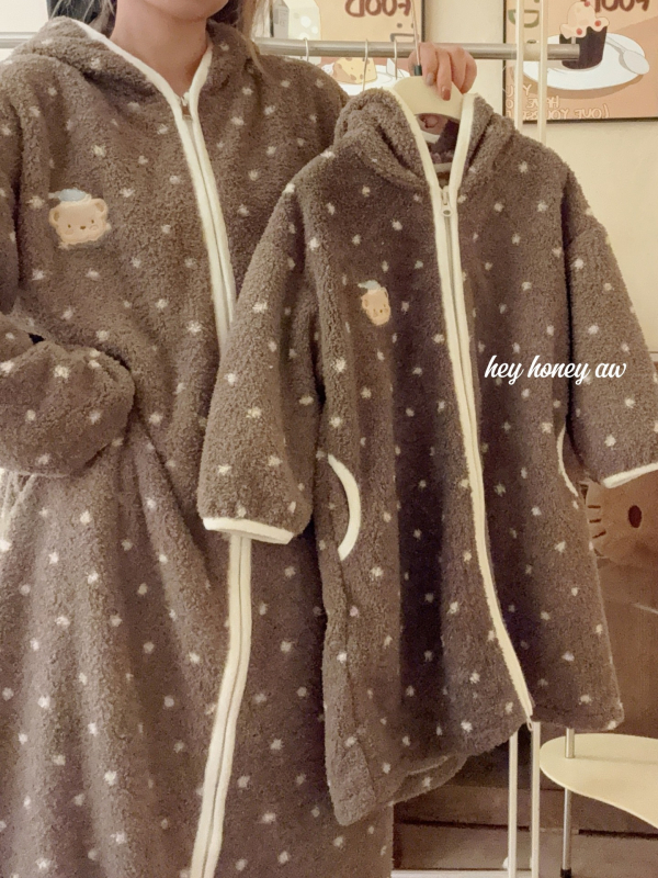 Meitenēm kapucēta halāts no korāla fliša, 100% poliesters, 3–8 gadi, brīvā laika stils, ziemas 2025