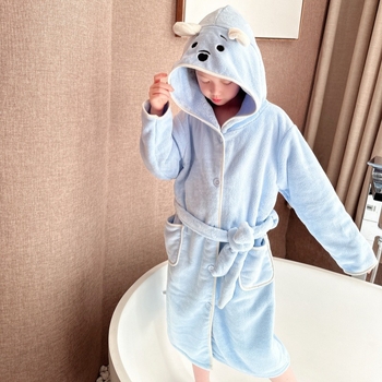 Lastele mõeldud bademantel vannituppa – kiiresti kuivav, vett imav, polüesterkiududest, sügis-talveks