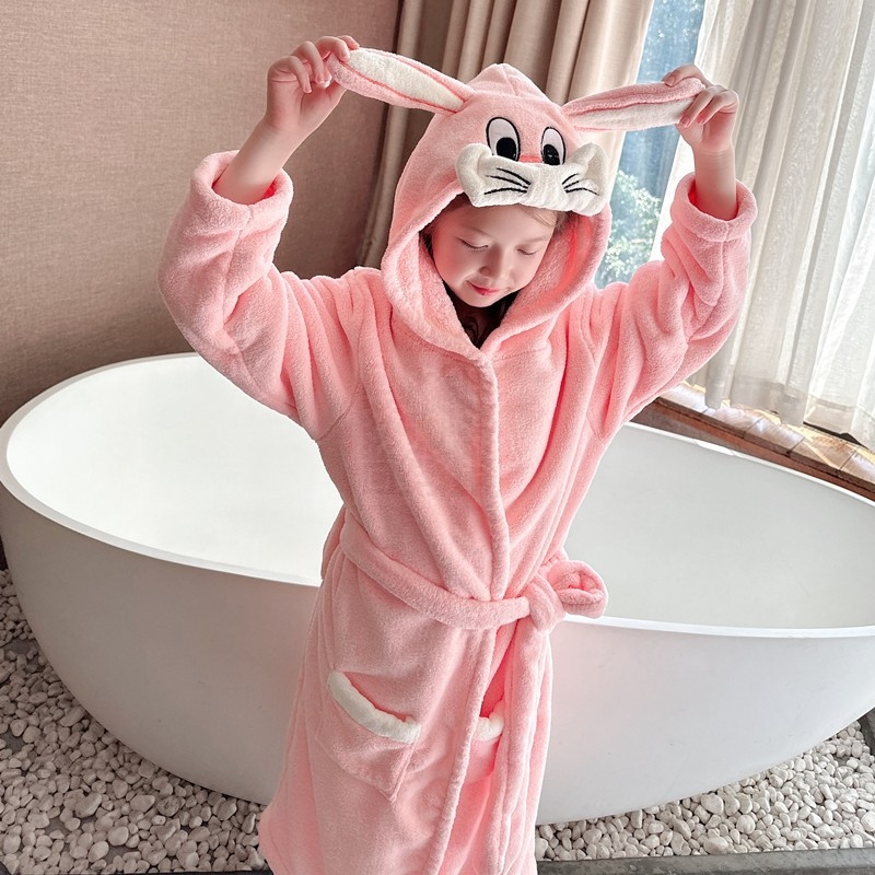 Lastele mõeldud bademantel vannituppa – kiiresti kuivav, vett imav, polüesterkiududest, sügis-talveks