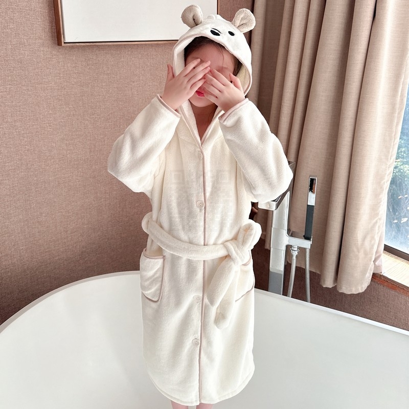 Lastele mõeldud bademantel vannituppa – kiiresti kuivav, vett imav, polüesterkiududest, sügis-talveks