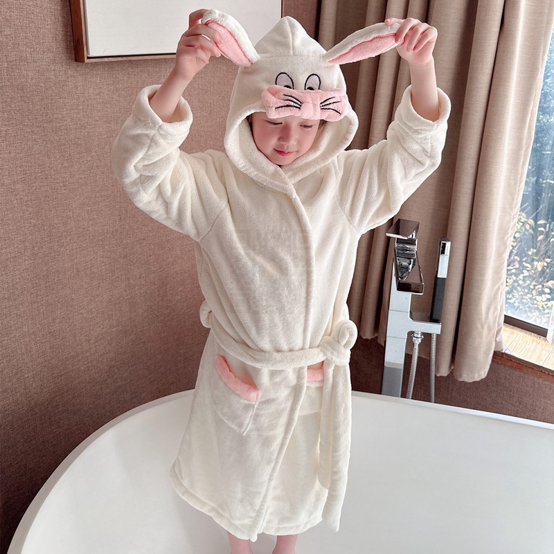 Lastele mõeldud bademantel vannituppa – kiiresti kuivav, vett imav, polüesterkiududest, sügis-talveks