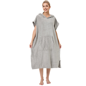 Γυναικείο μπουρνούζι με κουκούλα από μικροϊνες, στυλ κάπα, γρήγορο στέγνωμα και απορρόφηση; βάρος υφάσματος 400–500 g, 120D απλό ύφανση