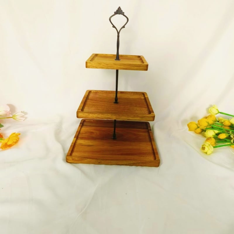 Триетажна дървена поставка за торти за сватбени десерти — минималистичен дисплей, стил лукс ретро