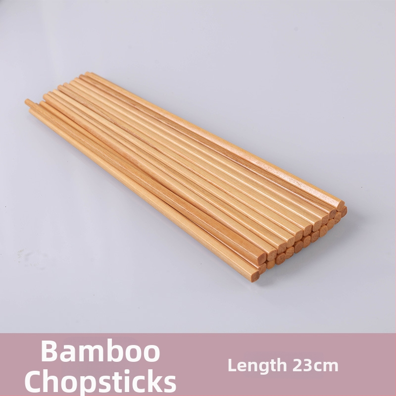 Keraminis stalo servizo rinkinys: ryžių dubenėliai, sriubos dubenėliai ir lėkštės; kaulinis porcelianas (>36% kaulo); gėlių raštas; dažyta glazūra; tinkamas mikrobangų krosnelėms.