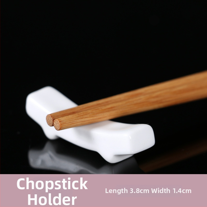 Keraminis stalo servizo rinkinys: ryžių dubenėliai, sriubos dubenėliai ir lėkštės; kaulinis porcelianas (>36% kaulo); gėlių raštas; dažyta glazūra; tinkamas mikrobangų krosnelėms.