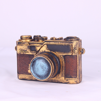Kamera u obliku retro smolnoga ukrasa – dekorativni rekvizit za fotografiranje (Materijal: sintetska smola; Oblik: kamera; Pakiranje: karton; Pogodno kao dar)