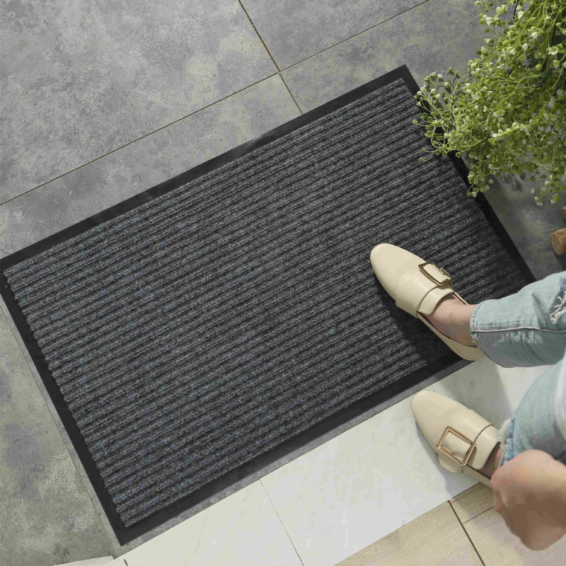 Входна подложка за пода – Полиестерни влакна, машинно тъкана, квадратна форма, едноцветен модел, миеща се