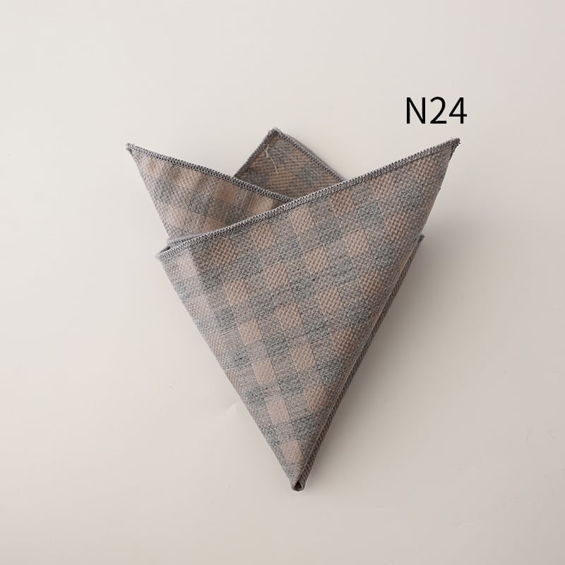 Doris.TD Χαρτοπετσέτα τσέπης – πολυεστερική ίνα, βραδινό ύφος, ζακάρντ, μοτίβο με σπασμένα λουλούδια, άνοιξη 2025