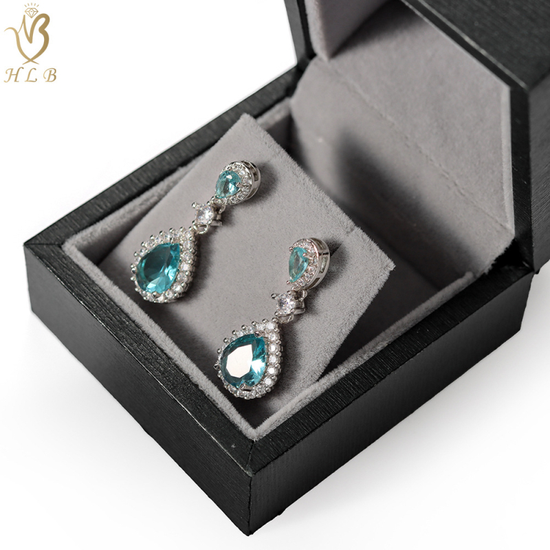 Papirnata kutija za pakiranje nakita od papira s debelim rubom i pravokutnim dizajnom te uzorom borovih iglica, za ogrlicu, prsten, naušnicu ili privjesak