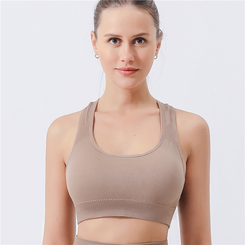 Jogu sporta krūšturis ar spilventiņu, bezšuvju, mitrumu vadājošs audums, neilons/spandekss, stingrs piegriezums