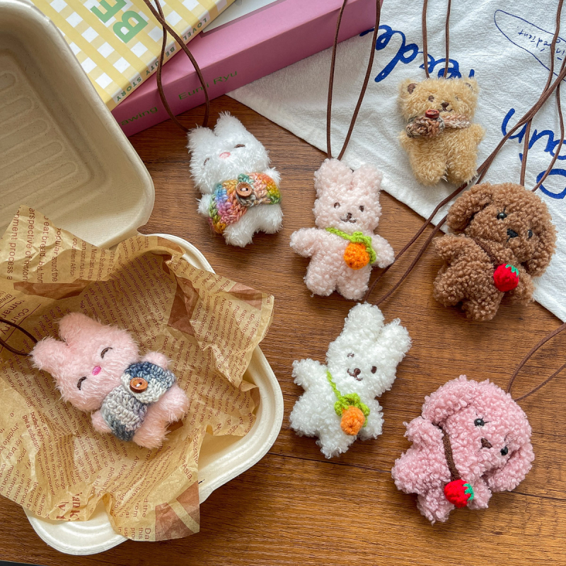 Korejas stila auduma pūkaina bērnu kaklarota ar pūkaino piekariņu – truša un lāča motīvs