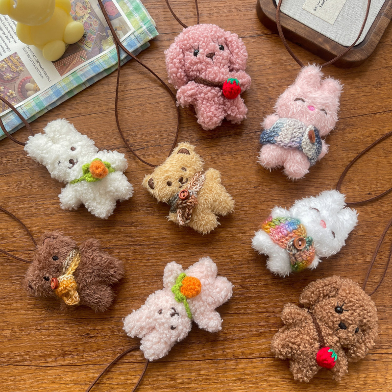 Korejas stila auduma pūkaina bērnu kaklarota ar pūkaino piekariņu – truša un lāča motīvs