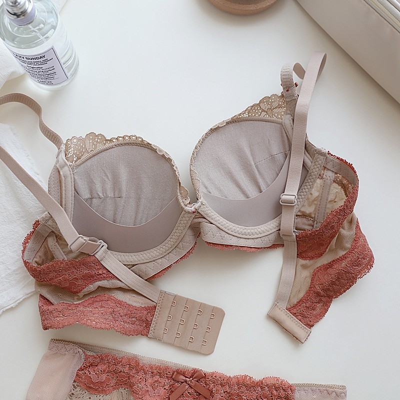 Set grudnjaka bez žice s čipkom, košarica 3/4, najlonska tkanina, podstava Nylon/Nylon, stražnje zatvaranje s tri reda kukica, fiksni dvostruki naramenice, funkcija skupljanja