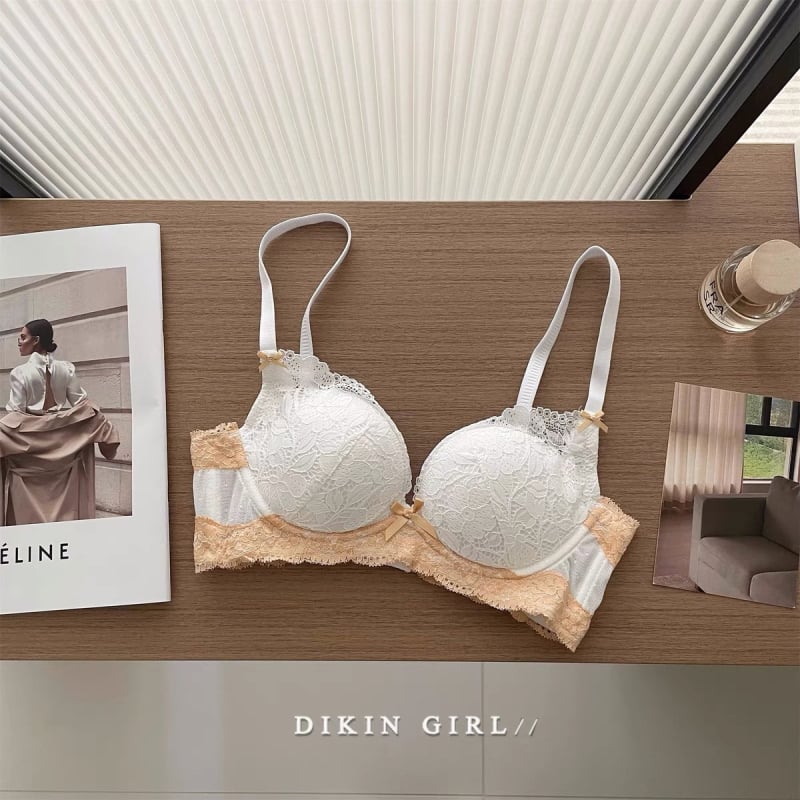 Set grudnjaka bez žice s čipkom, košarica 3/4, najlonska tkanina, podstava Nylon/Nylon, stražnje zatvaranje s tri reda kukica, fiksni dvostruki naramenice, funkcija skupljanja