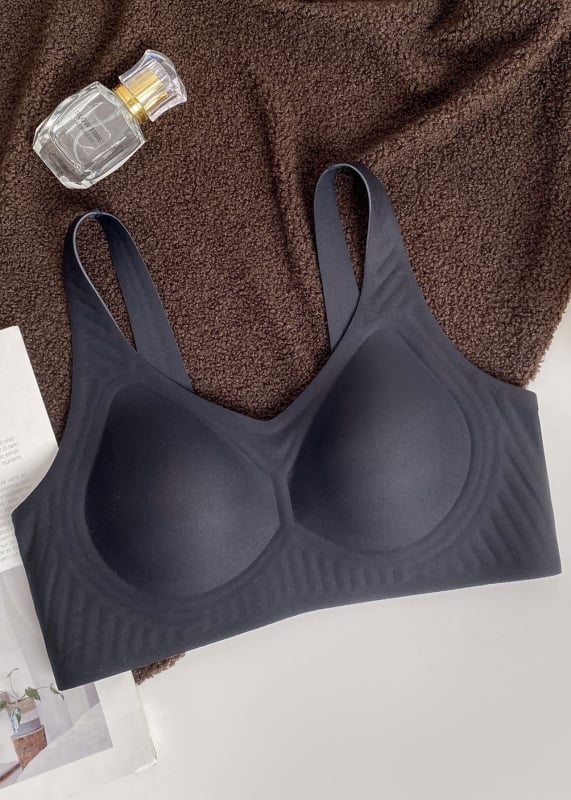 Mīksts atbalsta krūšturis, bez stieples, 3/4 kauss ar lateksa veidolu, galvenais audums neilons, pildījums spandeks 50–70%, fiksēti dubultie siksniņas, mugurē četru rindu aizdare