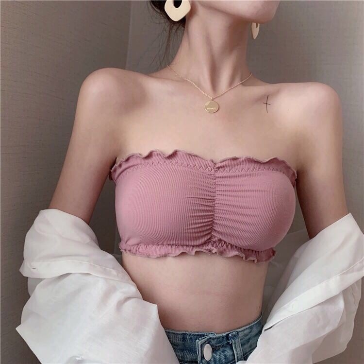 Kokvilnas tver top ar volāniem malām; pilns krūšu kauss; plānas formējošas krūzes; elpojošs; vestes stils (Pavasaris 2024)