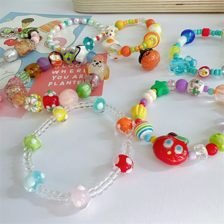 Детска гривна с мъниста в сърцевидна форма и имитационни перли