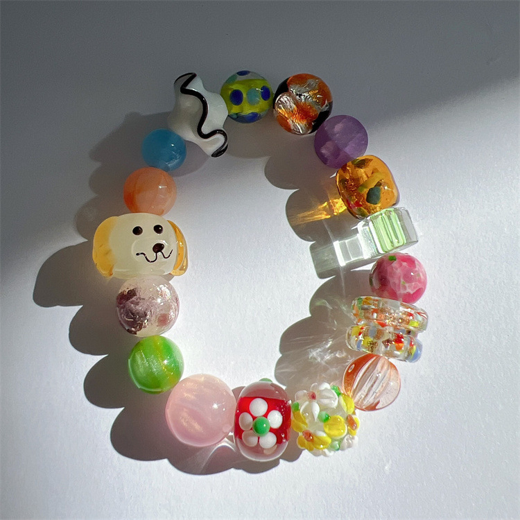 Детска гривна с мъниста в сърцевидна форма и имитационни перли