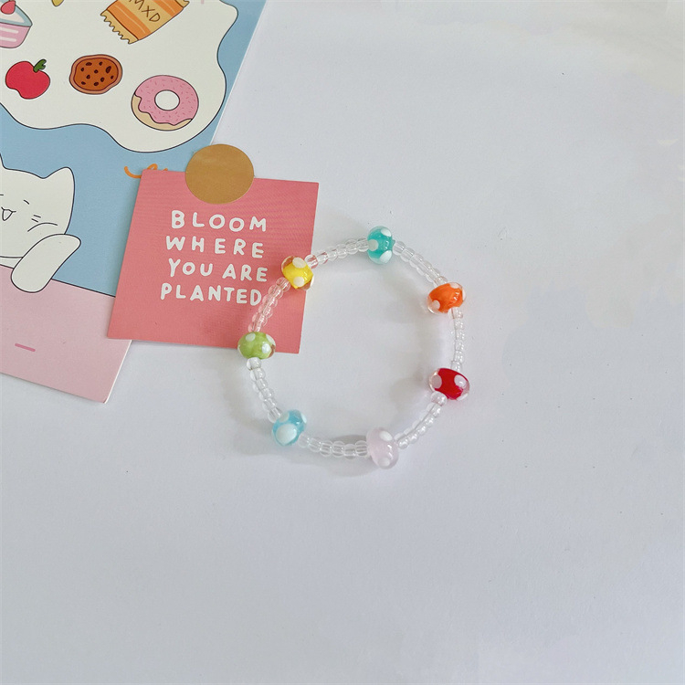 Детска гривна с мъниста в сърцевидна форма и имитационни перли